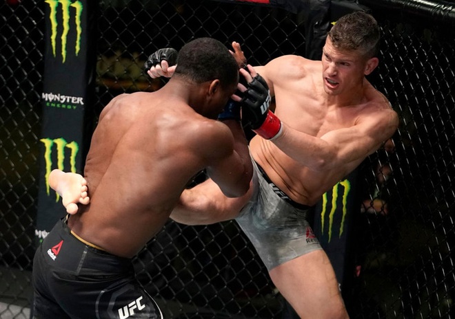 Wonderboy Stephen Thompson giành chiến thắng áp đảo Geoff Neal, lập tức nhắm tới chiếc đai vô địch của UFC - Ảnh 2.