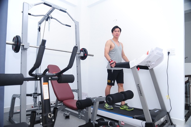 Cận cảnh không gian sống tiền tỷ, có cả phòng tập gym của Hồ Việt Trung - Ảnh 10.