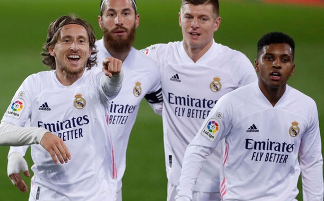 Real Madrid nối dài chuỗi trận thăng hoa để cân bằng điểm số với ngôi đầu bảng