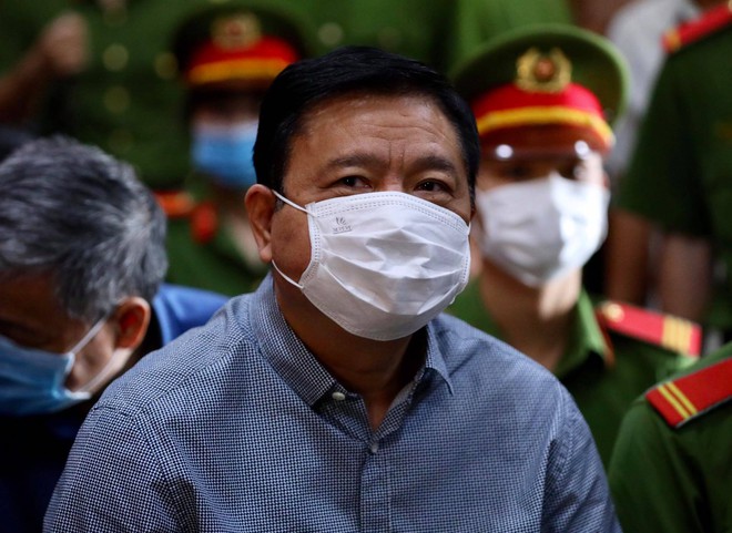 Tuyên phạt ông Đinh La Thăng 10 năm tù vụ thiệt hại 725 tỷ đồng - Ảnh 1.