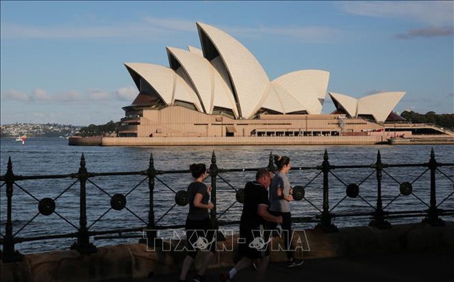 Người dân tập thể dục tại Sydney, Australia. Ảnh: THX/TTXVN