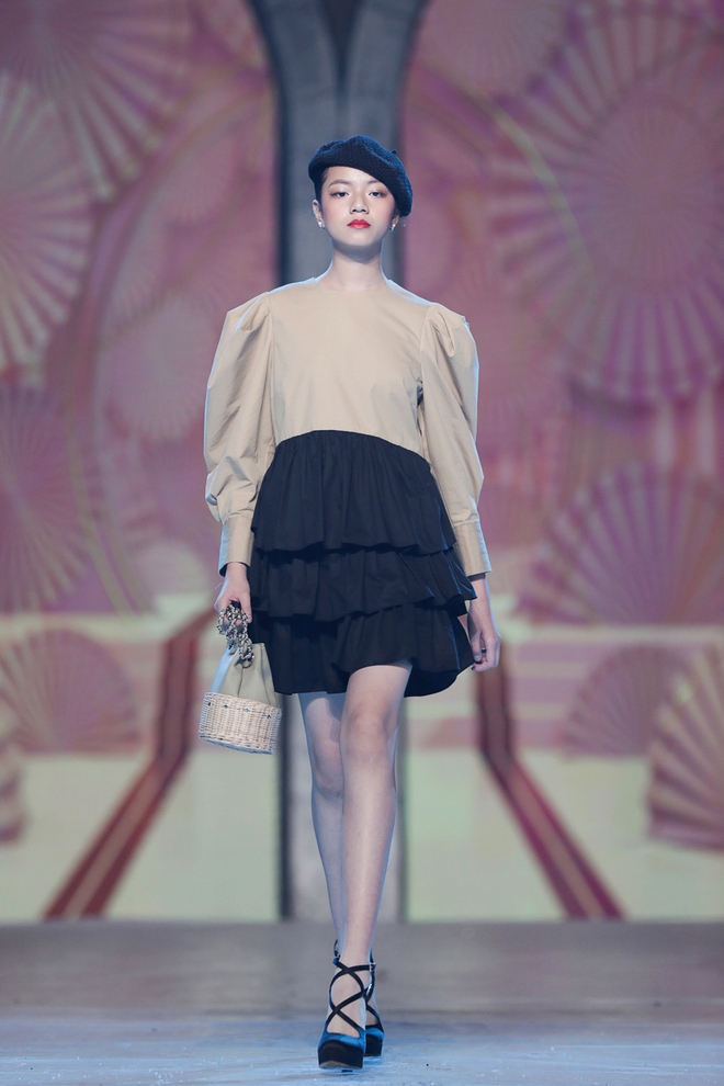 Nhan sắc của Lily Trương trên sàn catwalk - Ảnh 1.