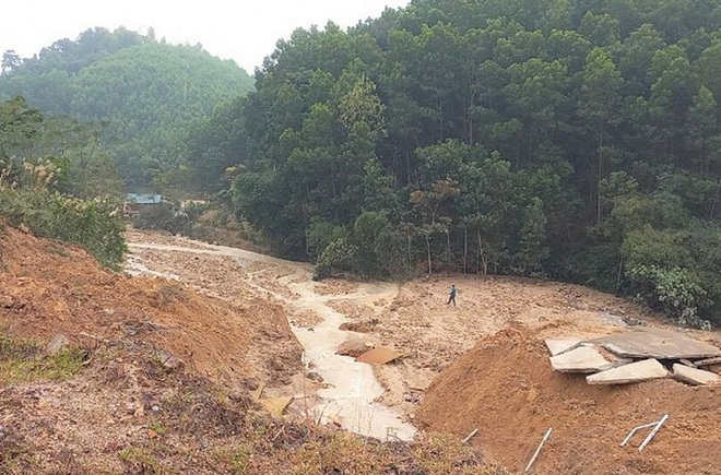 Tuyến kênh 4.300 tỉ đồng bất ngờ đứt gãy 50 m giữa mùa khô - Ảnh 2.