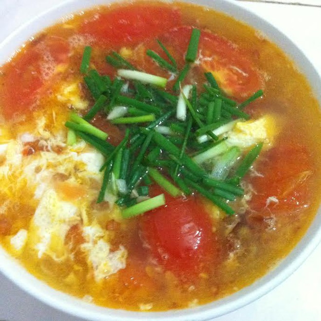 Bồi bổ sức khỏe bằng món canh trứng cà chua - Ảnh 1.