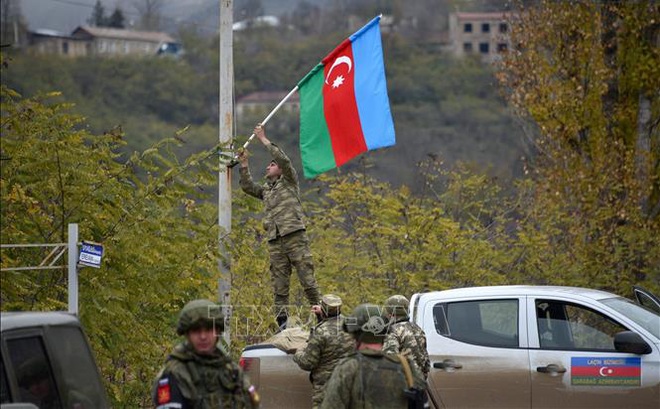 Quân đội Azerbaijan tiến vào huyện Lachin ngày 1/12/2020. Ảnh: AFP/TTXVN