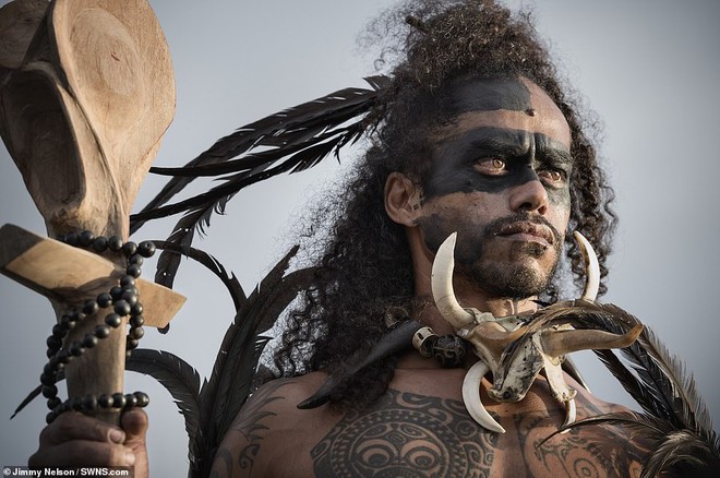 Chùm ảnh ấn tượng về bộ lạc sống tách biệt nhất thế giới ở Thái Bình Dương - Ảnh 8.