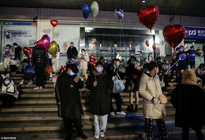 Nhật, Hàn lặng lẽ; Triều Tiên chào đón năm mới 2021 bằng màn pháo hoa hoành tráng dài 10 phút - Ảnh 3.
