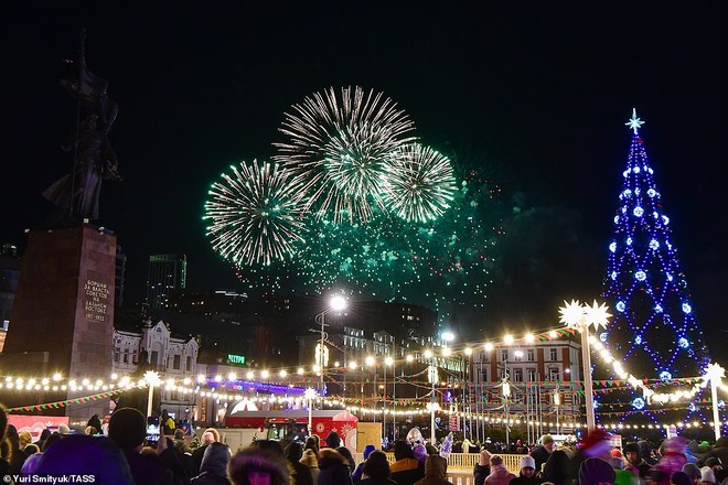 Nhật, Hàn lặng lẽ; Triều Tiên chào đón năm mới 2021 bằng màn pháo hoa hoành tráng dài 10 phút - Ảnh 5.