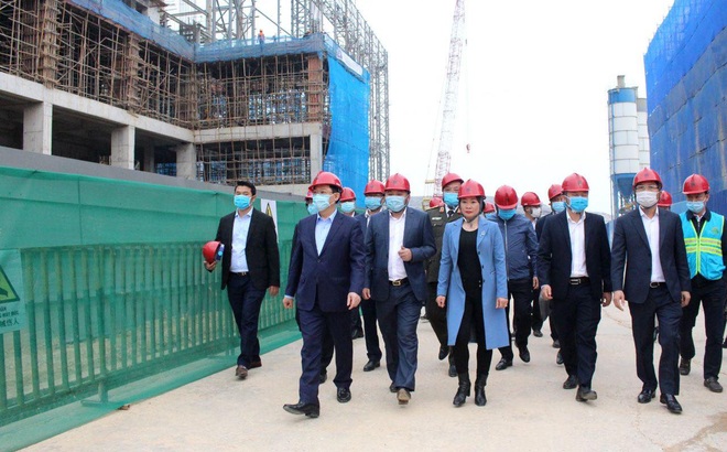 Bí thư Thành ủy Vương Đình Huệ kiểm tra tiến độ xây dựng Nhà máy đốt rác phát điện tại Sóc Sơn