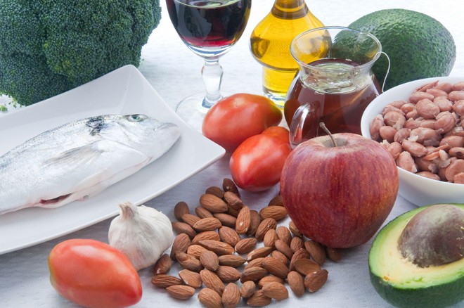 10 loại thực phẩm làm giảm cholesterol máu - Ảnh 1.