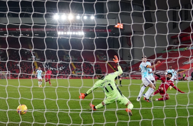 Liverpool 4-0 Wolves: The Kop mở tiệc cùng 2.000 fan ở Anfield - Ảnh 4.