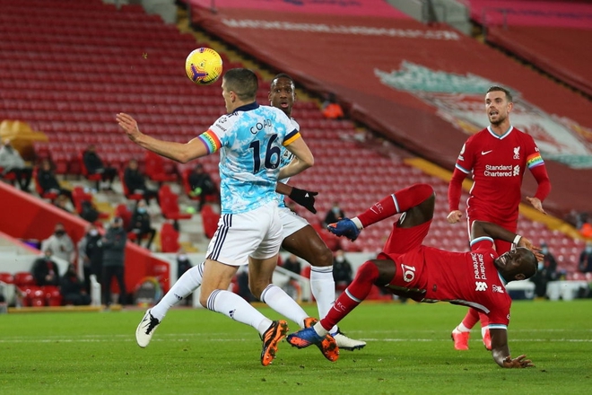 Liverpool 4-0 Wolves: The Kop mở tiệc cùng 2.000 fan ở Anfield - Ảnh 7.