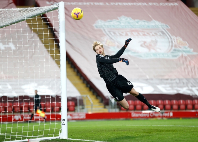 Liverpool 4-0 Wolves: The Kop mở tiệc cùng 2.000 fan ở Anfield - Ảnh 8.