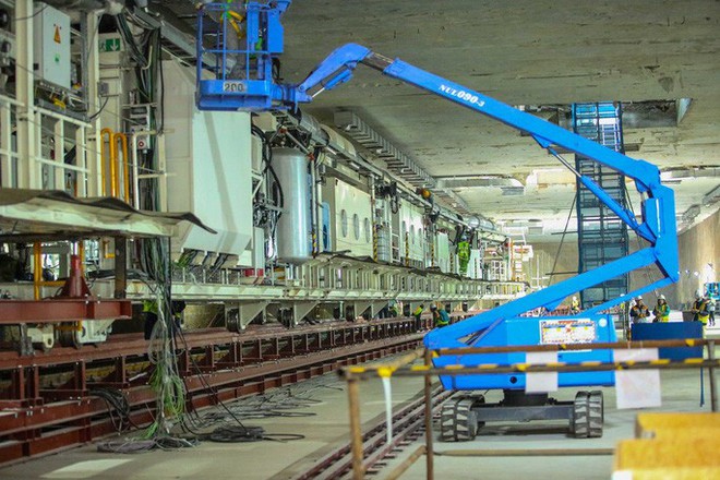 Cận cảnh lắp ráp robot nặng 840 tấn đào hầm tuyến đường sắt đô thị Nhổn - ga Hà Nội - Ảnh 9.