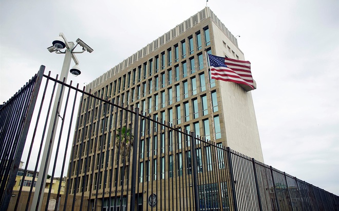 Quang cảnh bên ngoài Đại sứ quán Mỹ ở Havana, Cuba ngày 19/6/2017. Ảnh: Reuters