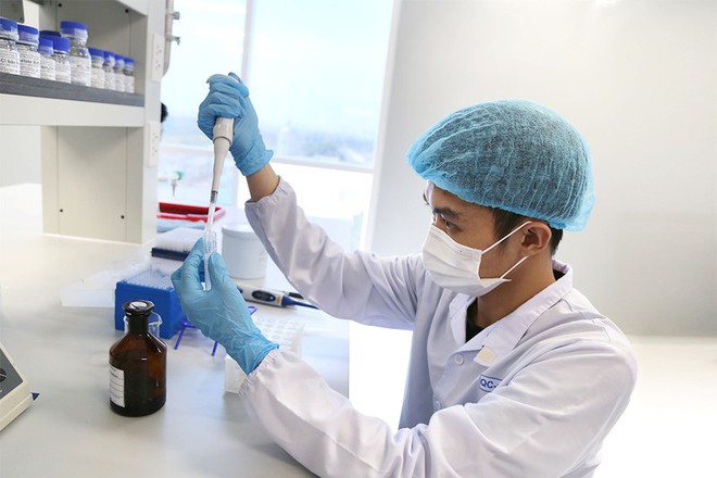 Việt Nam sắp tiêm vaccine ngừa COVID-19 cho 40 người - Ảnh 1.