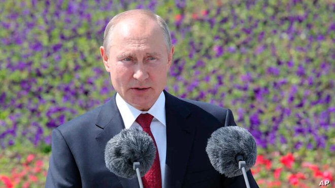 [ẢNH, VIDEO] TT Putin lần đầu tái xuất trước công chúng sau hơn 2 tháng tránh dịch COVID-19 - Ảnh 3.