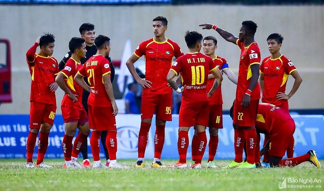 Sông Lam Nghệ An và sứ mệnh ‘phá dớp 8 năm’ Hàng Đẫy tại V.League - Ảnh 2.