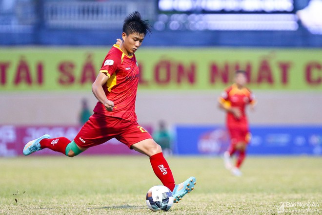 Sông Lam Nghệ An và sứ mệnh ‘phá dớp 8 năm’ Hàng Đẫy tại V.League - Ảnh 3.