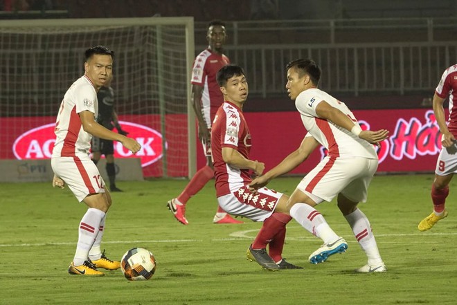 KẾT THÚC TP.HCM 3-0 Viettel: Vợ chưa cưới đến sân, Công Phượng tỏa sáng rực rỡ - Ảnh 10.