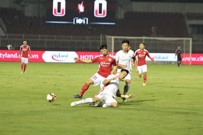 KẾT THÚC TP.HCM 3-0 Viettel: Vợ chưa cưới đến sân, Công Phượng tỏa sáng rực rỡ - Ảnh 7.