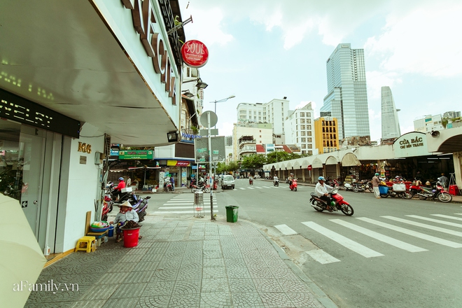 Hàng ốc xào kỳ lạ nhất Sài Gòn chỉ bán 1 món suốt 2 đời, giá tận 120k/lon ốc toàn nhà giàu hay giới sành ăn mới dám mua ship thẳng luôn sang Mỹ - Ảnh 7.