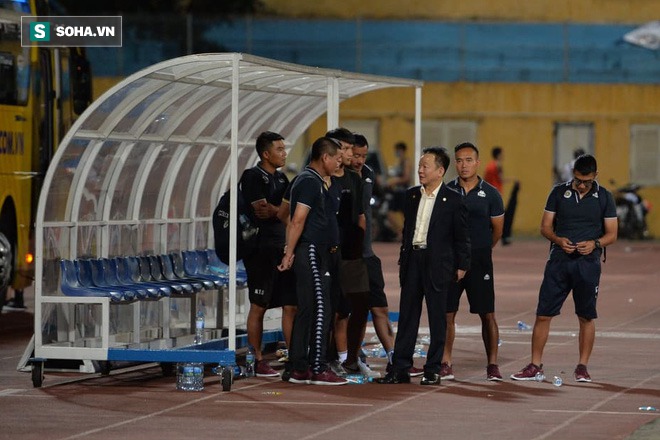 Bầu Hiển trầm ngâm ở sinh nhật buồn của Hà Nội FC, nhắc nhở BHL đội cho mục tiêu vô địch - Ảnh 9.