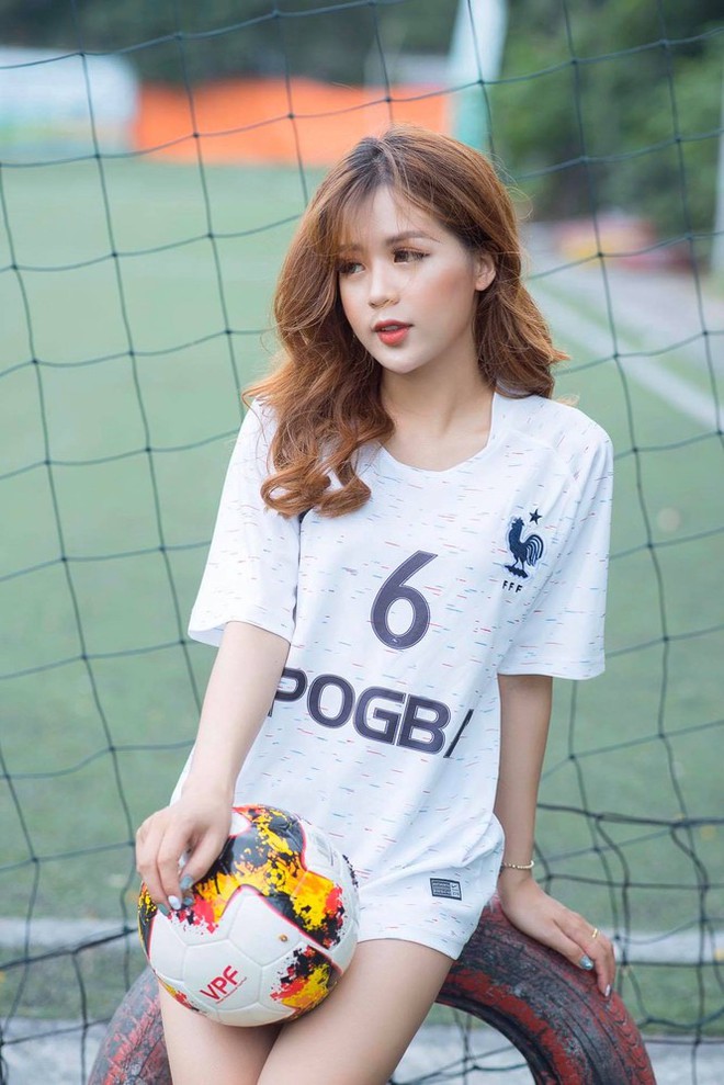 Hotgirl Dương kẹo: Hâm nóng đại chiến Man Utd và Tottenham - Ảnh 2.