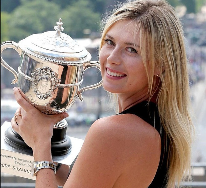 Nữ thần Maria Sharapova lộ vẻ ngoài kém sắc khi để mặt mộc ra đường sau quãng thời gian tự cách ly - Ảnh 10.