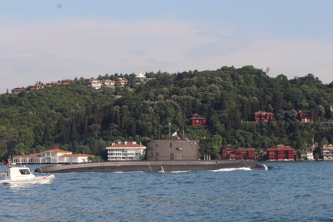 Tàu ngầm tên lửa Kalibr Nga cấp tốc vượt Địa Trung Hải: Bước ngoặt lớn ở Syria và Libya? - Ảnh 5.