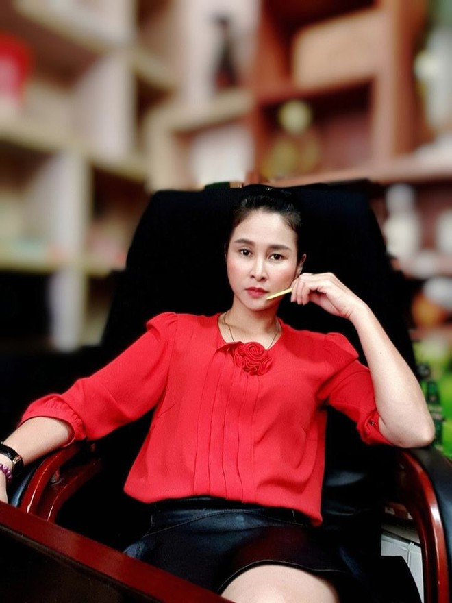 Cuộc đời kỳ lạ của nữ diễn viên 40 tuổi được NSƯT Quang Tèo cưng như con gái - Ảnh 3.