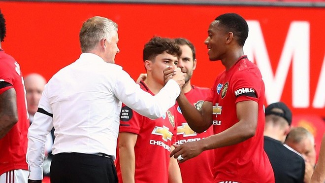 Vì sao Anthony Martial ghi bàn như máy trên hàng công MU? - Ảnh 2.