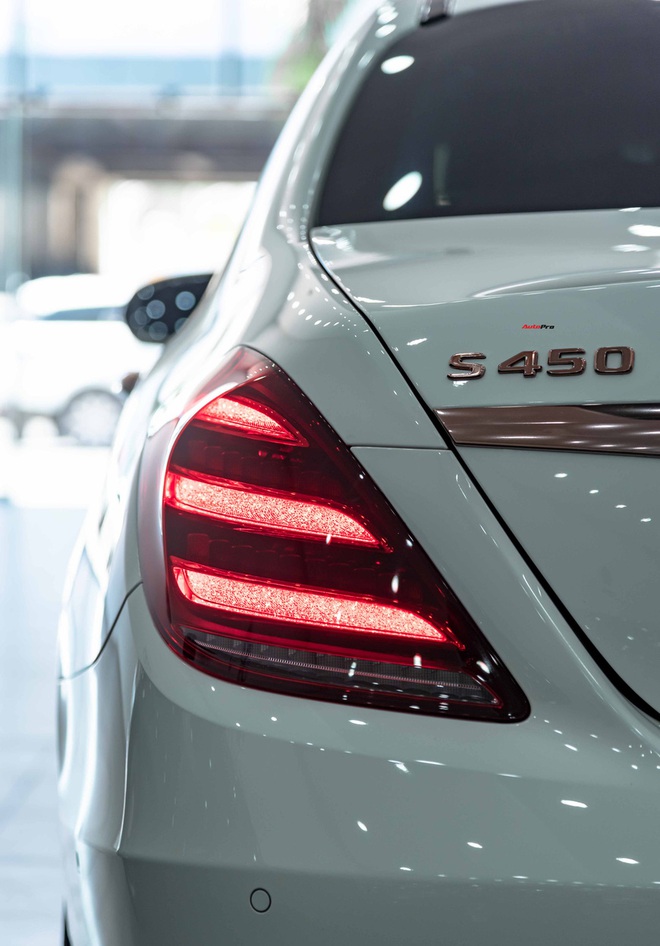 Độ cực độc, Mercedes-Benz S 450 Luxury phiên bản vàng hồng vẫn có giá bán lại rẻ hơn cả tỷ đồng dù mới chạy 12.000km - Ảnh 12.
