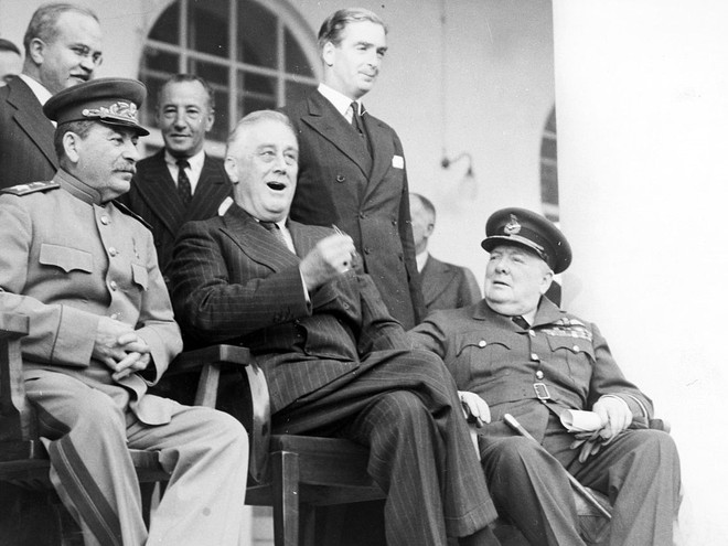 Đằng sau hợp tác gượng ép của Roosevelt, Churchill và Stalin trong Thế chiến 2 - Ảnh 3.