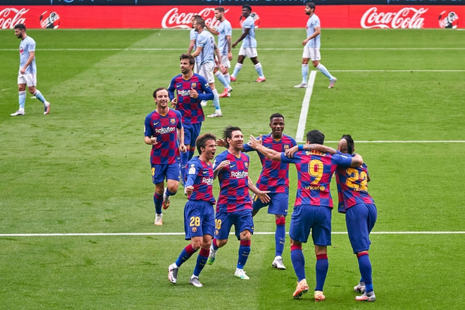 Song tấu Messi - Suarez phối hợp ghi bàn đậm chất phủi, Barcelona vẫn mất điểm trong cuộc đua vô địch bởi cú sút phạt 10 điểm - Ảnh 5.