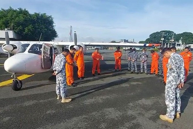 Tàu hàng đụng chìm tàu cá Philippines, 14 thuyền viên chưa rõ sống chết - Ảnh 2.