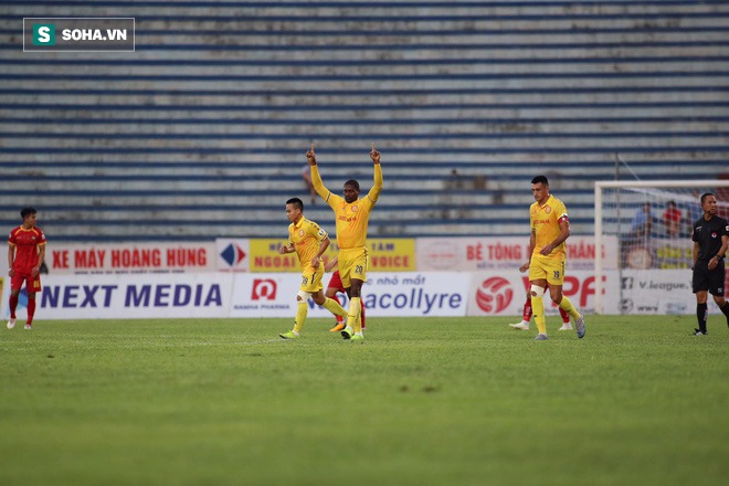 TRỰC TIẾP V.League: Quang Hải ngồi dự bị; thầy Park theo sát 2 họng súng của ĐT Việt Nam - Ảnh 2.