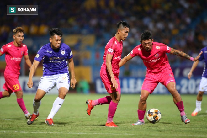 [TRỰC TIẾP] Hà Nội FC 0-1 Sài Gòn FC: Văn Quyết bỏ lỡ cơ hội trên chấm phạt đền - Ảnh 1.