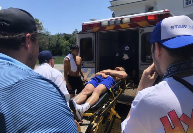 Youtuber nổi tiếng đi cấp cứu sau khi để nhà vô địch boxing đấm vào bụng, lời thừa nhận trên xe cứu thương sau đó khiến tất cả phải ngã ngửa - Ảnh 2.