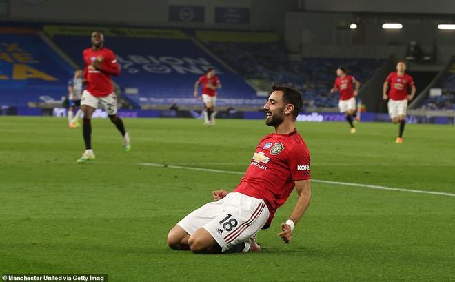 Bruno Fernandes giúp Man United đại thắng; Messi 