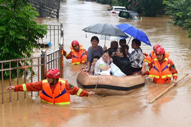 Cơn ác mộng mưa lũ đeo bám Trung Quốc - Ảnh 1.