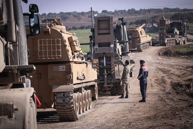 Máy bay trinh sát Nga bị bắn hạ ở Syria - Mỹ chuyển gấp vũ khí nóng cho Ấn Độ đối đầu Trung Quốc - Ảnh 1.