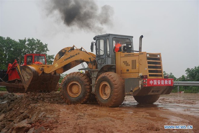 TQ: Vì sao mới đầu mùa lũ mà đã liên tục vỡ đê? - Ảnh 1.