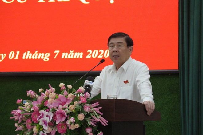 UBND TP HCM điều chỉnh công việc lãnh đạo sau khi ông Trần Vĩnh Tuyến bị khởi tố - Ảnh 1.