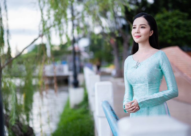 Hoa khôi Huỳnh Thuý Vi xinh đẹp trong bộ ảnh quảng bá du lịch - Ảnh 1.