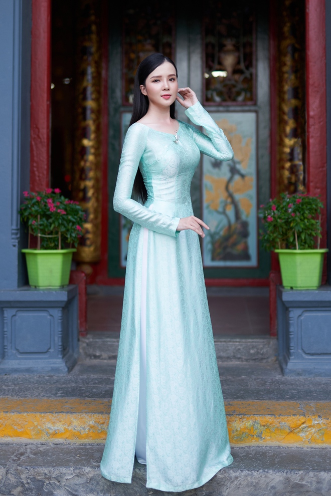 Hoa khôi Huỳnh Thuý Vi xinh đẹp trong bộ ảnh quảng bá du lịch - Ảnh 3.
