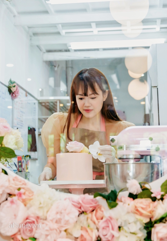 Julie Nguyễn - Cử nhân ở Anh với cú rẽ làm thợ bánh tại Hà Nội, 26 tuổi sở hữu tiệm bánh ngọt đình đám mà Ngọc Trinh tuyên bố có bay hơn 1.500km cũng phải ghé bằng được - Ảnh 12.