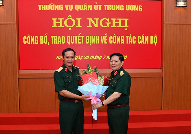 Đại tướng Ngô Xuân Lịch trao quyết định bổ nhiệm Thứ trưởng Bộ Quốc phòng cho 3 Tư lệnh - Ảnh 1.