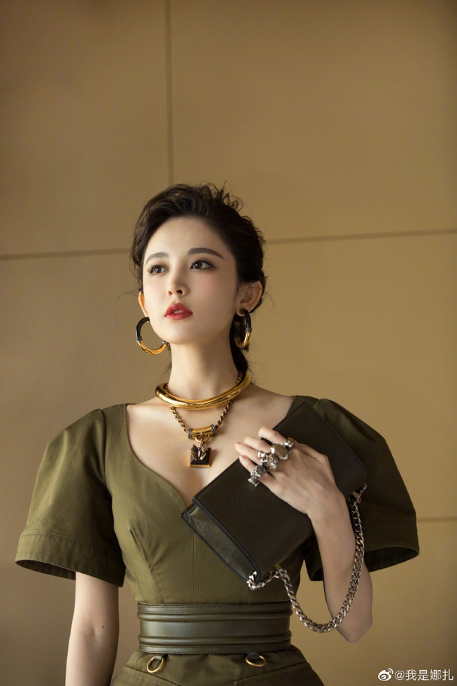 Đọ sắc vóc dàn mỹ nhân Tân Cương đình đám nhất màn ảnh xứ Trung - Ảnh 4.
