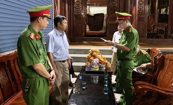 Vụ đưa nhầm người vào đề án trăm tỷ: Khởi tố bắt giam 1 cán bộ, 2 lãnh đạo công ty - Ảnh 1.